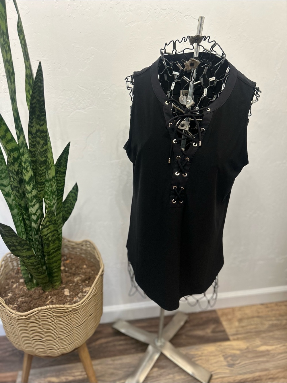 White‎ House Black Market Lace Up Sleeveless Black Blouse Top Small